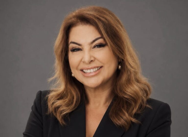 Kátia Félix transforma experiência bancária em movimento de protagonismo financeiro feminino